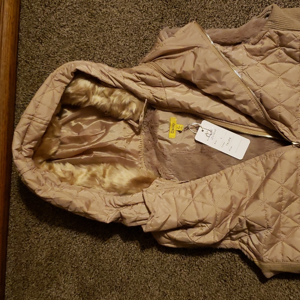 NWT Daisy Fur Lined Taupe Vest